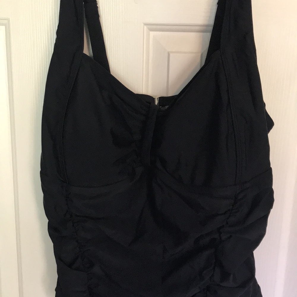 DACI Black One-Piece.